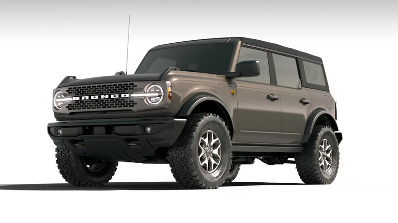 Grey 2025 ford bronco three quarter view promotional image
