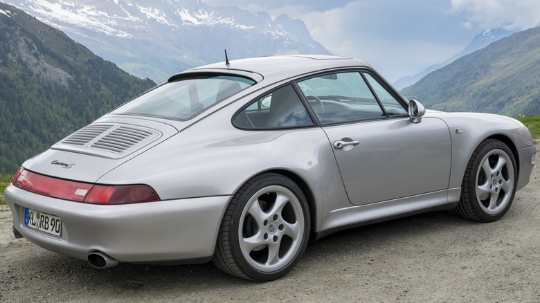 silver Porsche 993