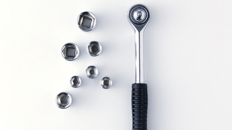 ratchet handle and sockets