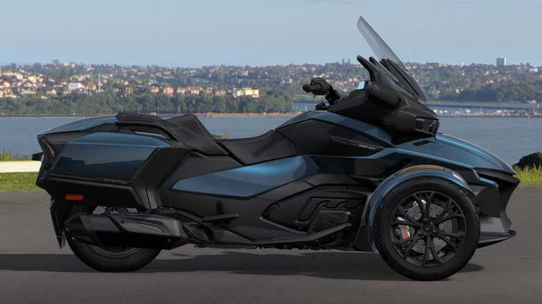 Can-Am Spyder RT in front of river