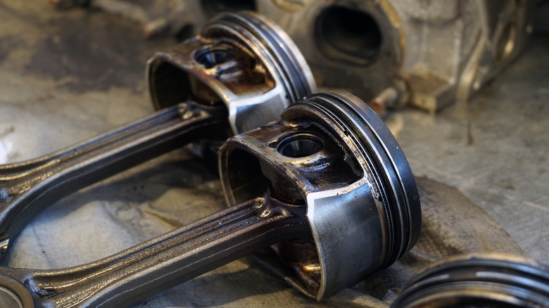 LBZ cracked piston