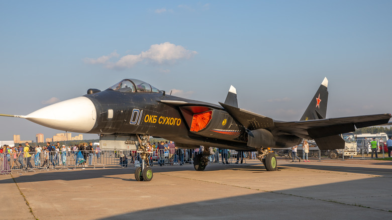 Sukhoi Su-47 on tarmac