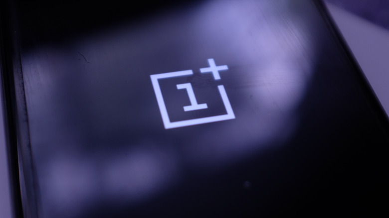 OnePlus startup phone screen
