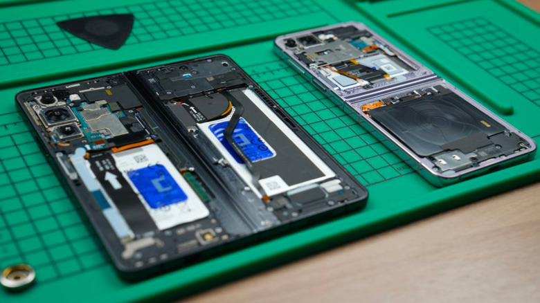 Samsung Galaxy Z Fold 5 internals