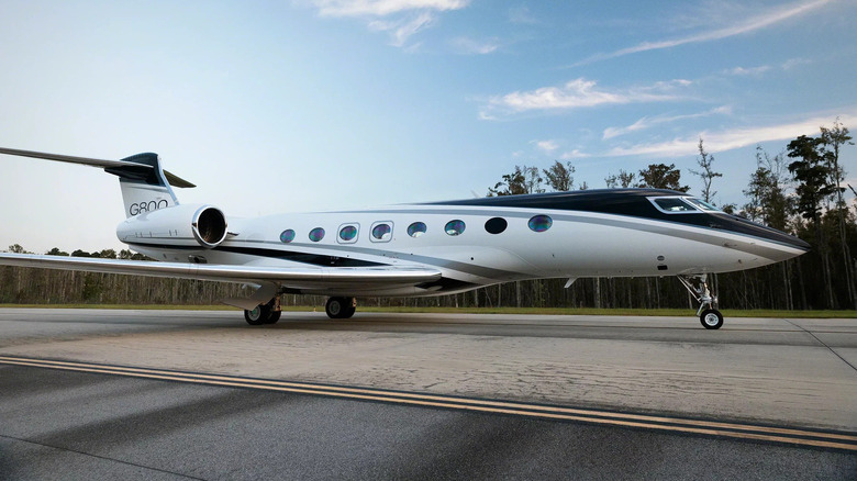 Gulfstream G800 on the ground