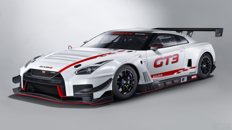 Nissan GT-R Nismo GT3 driver side