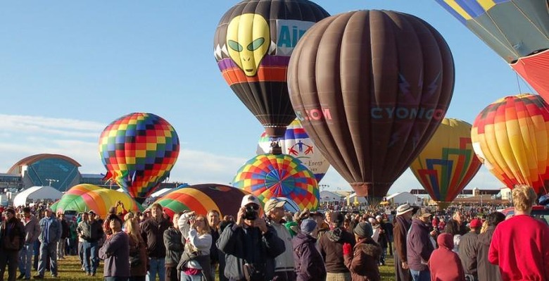 FAA bans use of drones near New Mexico hot air balloon event