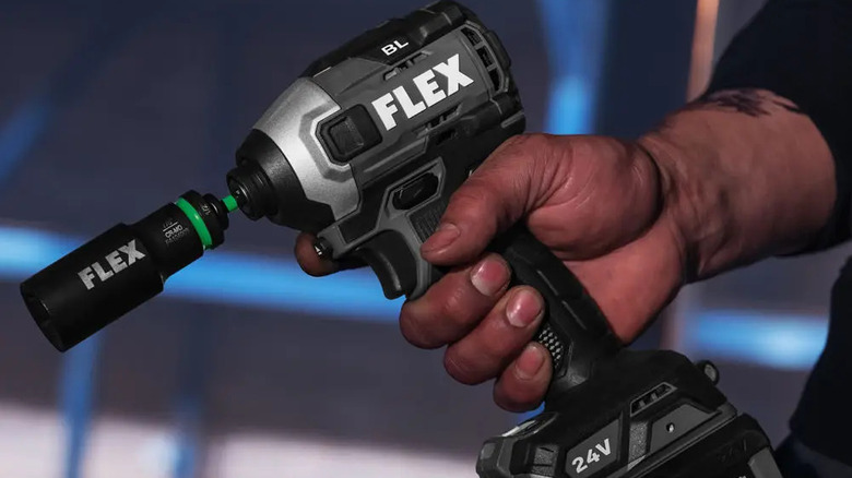 Flex quick eject impact driver