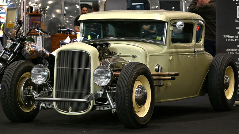 Yellow hot Rod London show