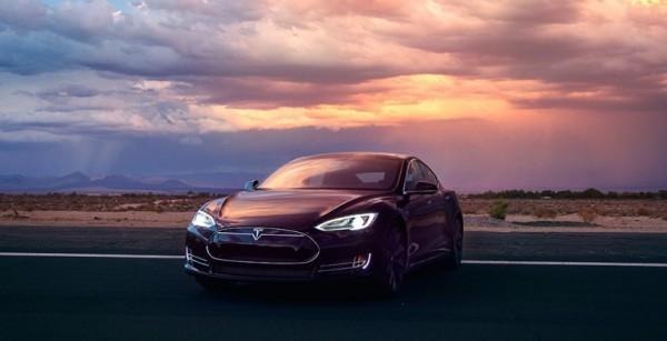 tesla-motors-p85d-820x420