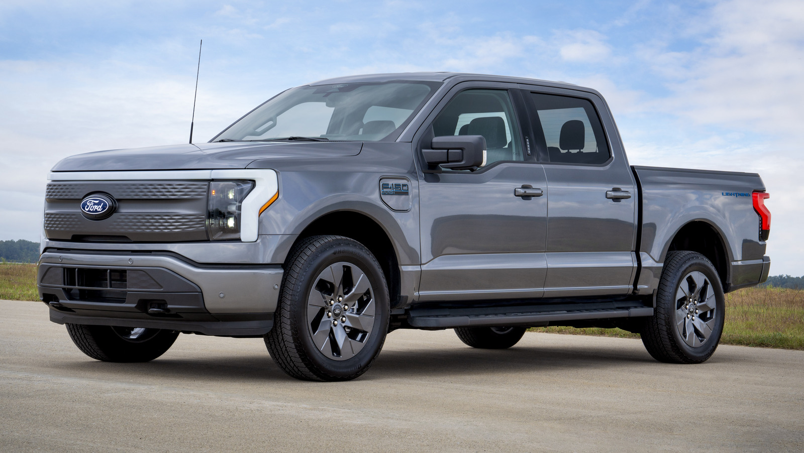 Ford F-150 Lightning Flash Loads Up Electric Truck With Range And Technology - Vimarsana News