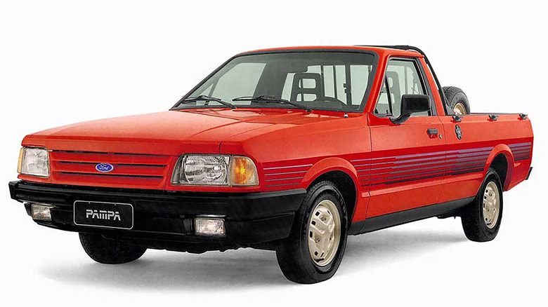 A 1994 red Ford Pampa on a white background.