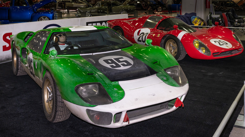 Green GT 40, Red P30