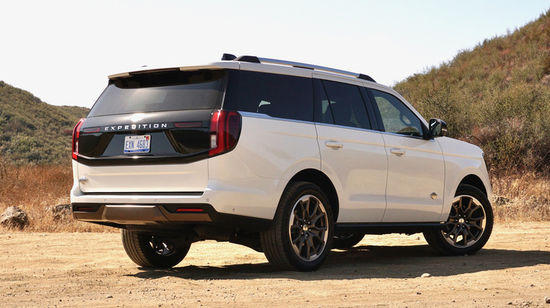 2025 Ford Expedition rear 3/4