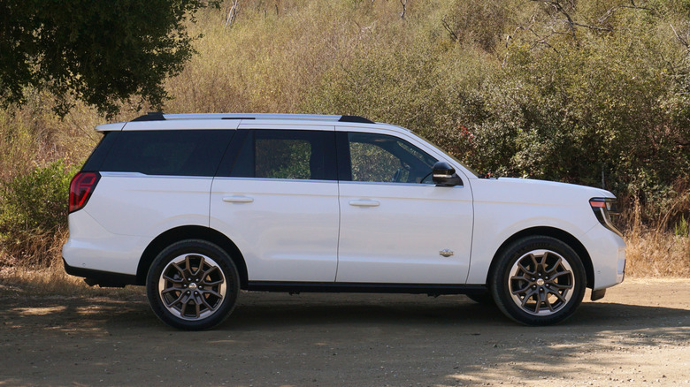 2025 Ford Expedition profile