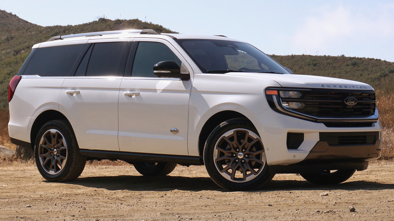 2025 Ford Expedition parked in the mountains