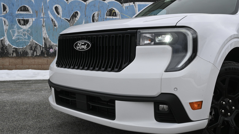 Ford Maverick Lobo front grille