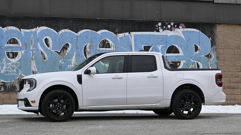 Ford Maverick Lobo profile view