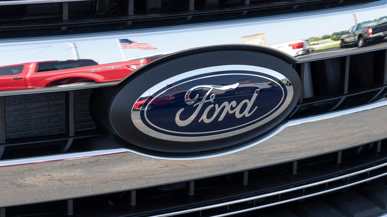 Ford’s New F-150 Paint Option Will Give ’70s & ’80s Truck Lovers Serious Nostalgia