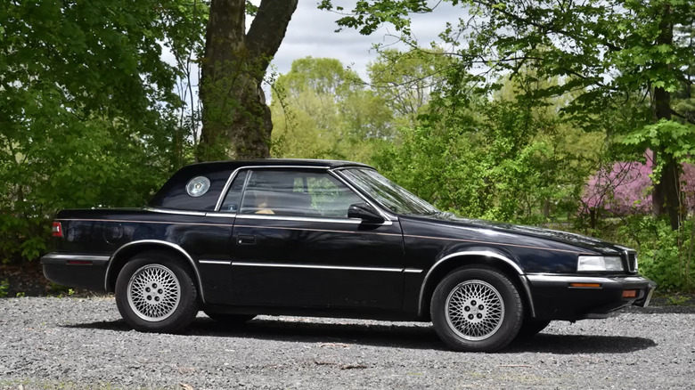 Side shot of a Chrysler TC by Maserati