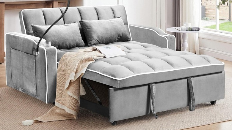 Sleeper sofa from Tiramisubest with USB ports