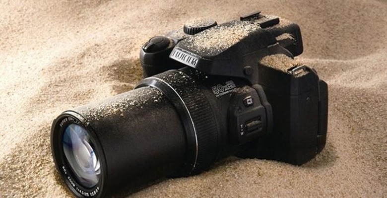 atomair Geestig Opsplitsen Fujifilm FinePix S1 Packs 50x Zoom Into A Weather-Resistant Package -  SlashGear