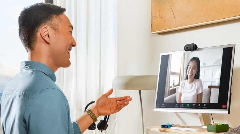 The Logitech Brio 101 attaches to the top of your computer monitor