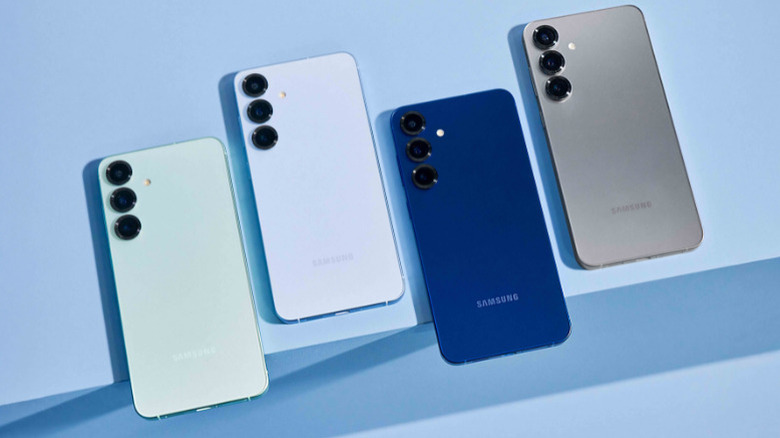 Samsung Galaxy S25 devices in different colors
