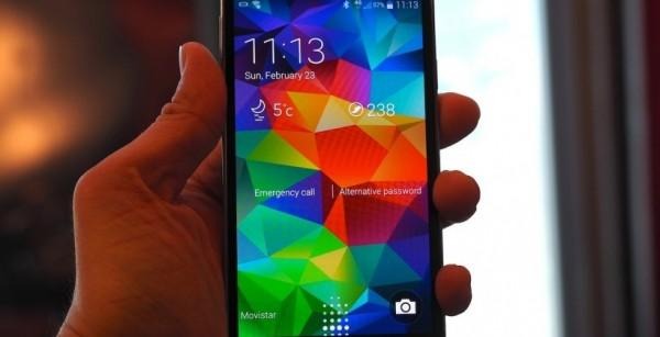 samsung_galaxy_s5_hands-on_sg_2-820x420 (1)