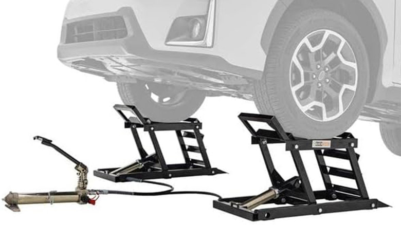 thumbnail image 2 of Black Widow Lightweight Plastic Service Ramps – 10,000 Lb Capacity Per Pair, 47" L, 6.5" Lift Height 2 of 10