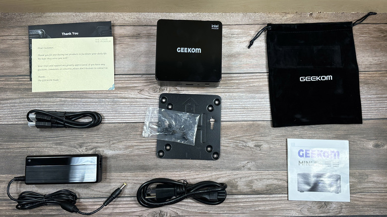 Unboxing the mini-PC