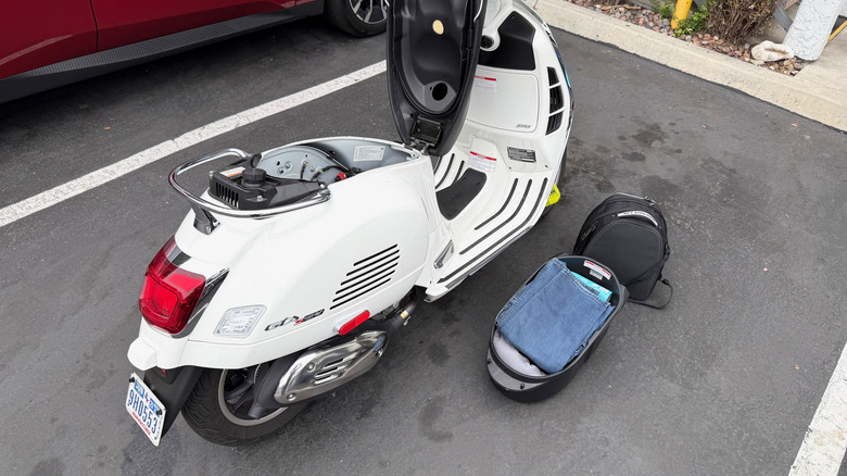 Vespa Gts 310 underseat storage area