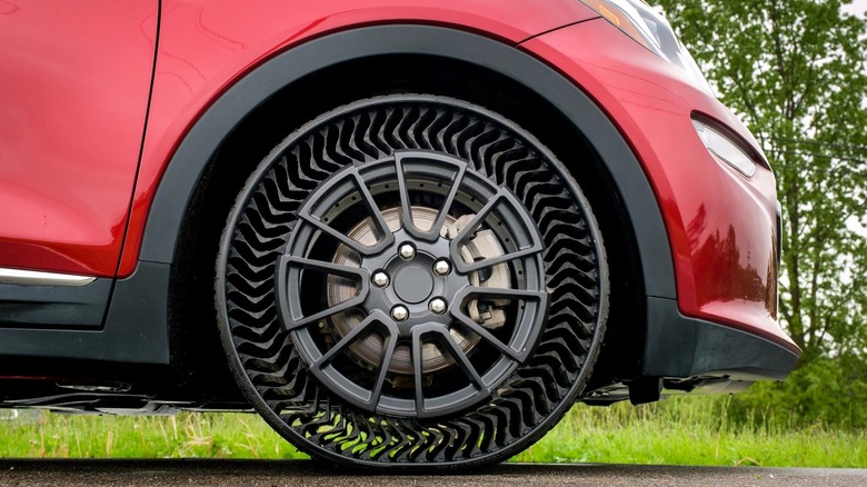 Michelin UPTIS airless tire