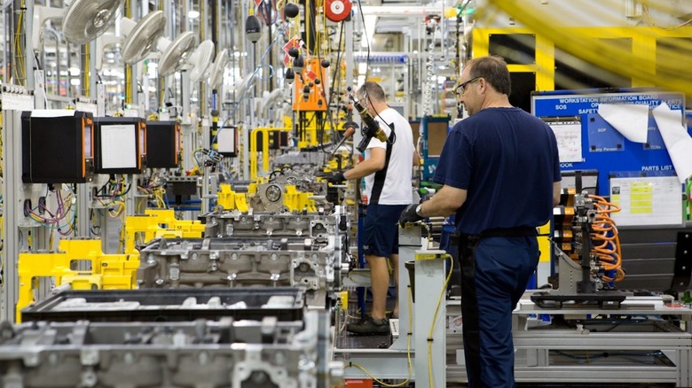 GM Canada plant engine assembly line