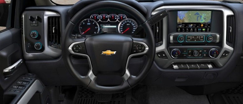 2014-Chevrolet-Silverado-039-medium