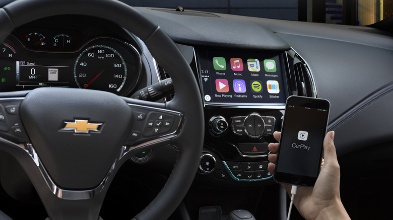 CarPlay in the 2016 Chevrolet Cruze