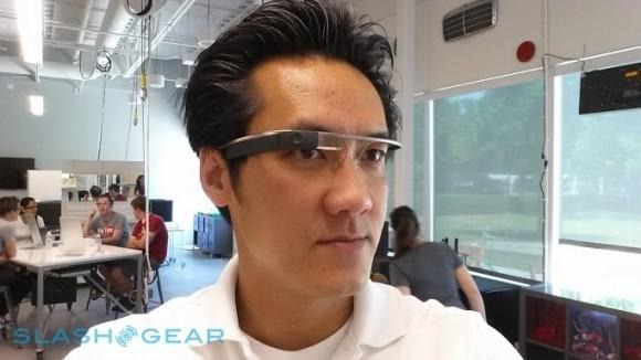 google_glass_fitting1-580x326