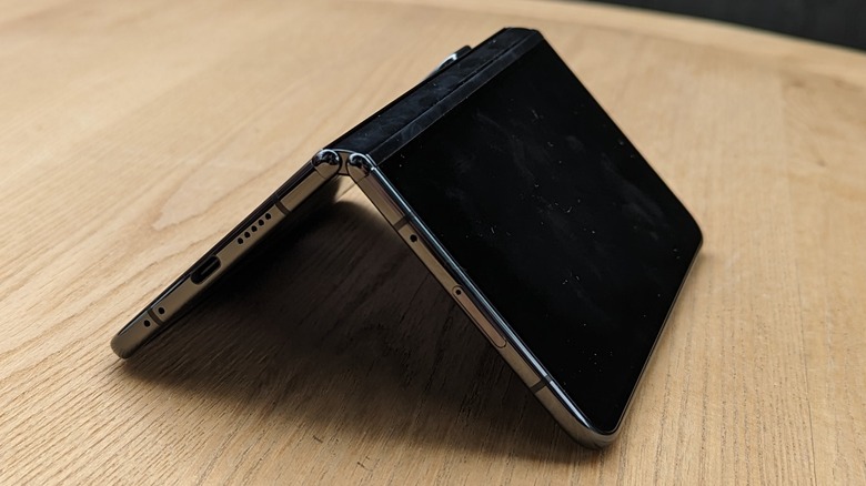 Pixel Fold in tent mode