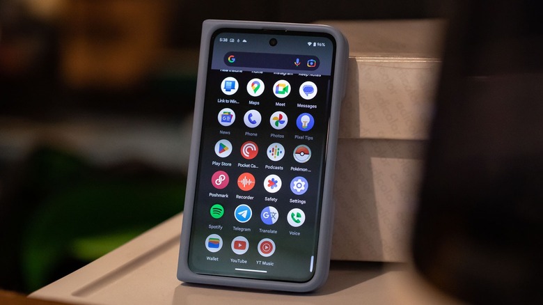 Google Pixel Fold front display