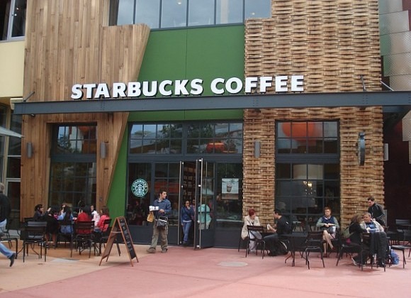 starbucks_coffee_new_store2-580x435