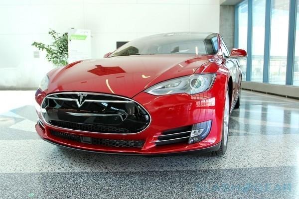 tesla-model-s-1-600x400