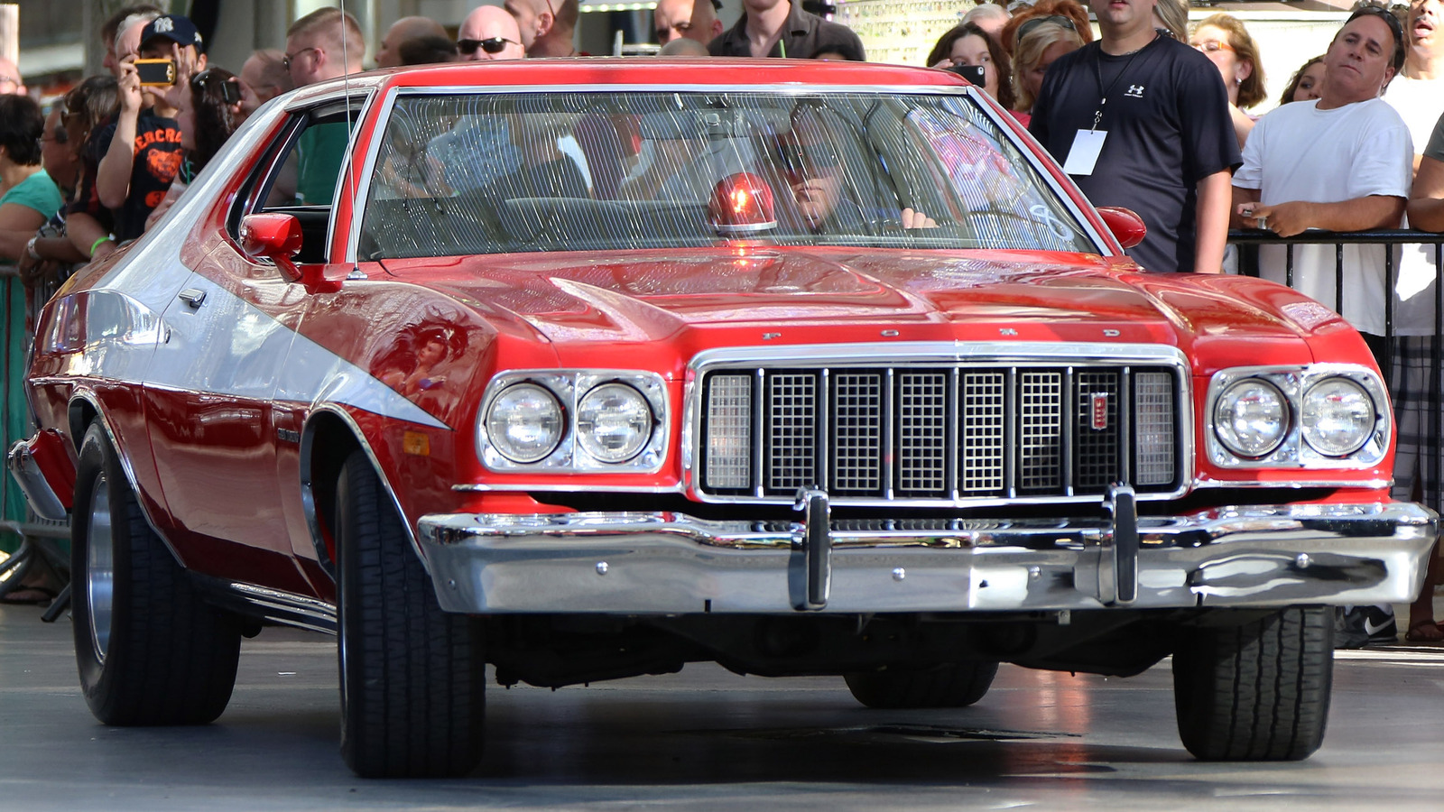 Les - Ford Gran Torino Starsky & Hutch Provence location