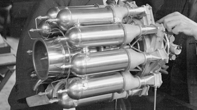 Whittle jet engine up close