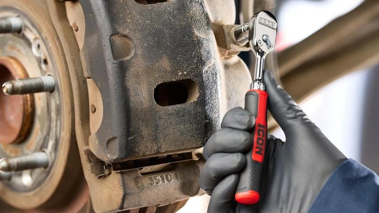 Icon G2 6 ½-inch ¼-inch drive standard ratchet with comfort grip in use