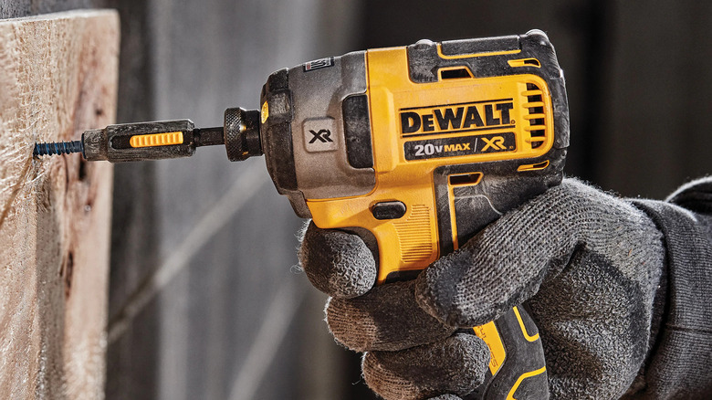 1/4 inch impact driver included in the DeWalt 6-tool combo kit