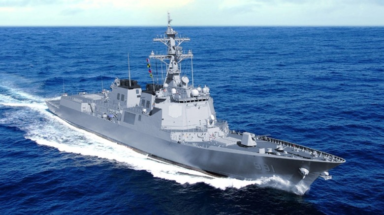 HDD-10000 Aegis Destroyer at the sea