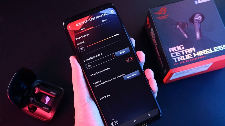 ASUS ROG Phone 6 hand
