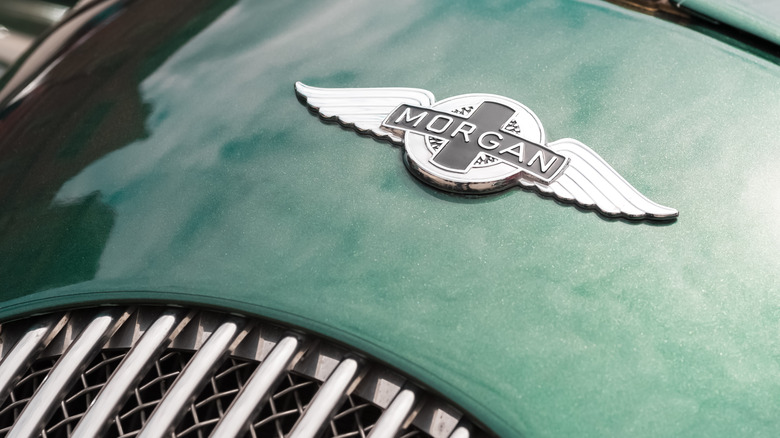 hood of a Morgan in racing green