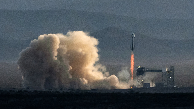 the blue origin space ship launches into space