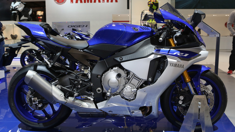 Yamaha YZF-R1 exhibit display
